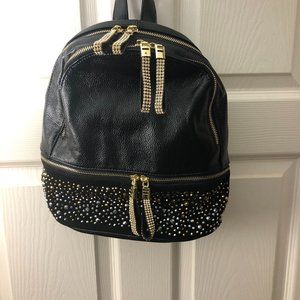 NWOT Women's faux leather backpack